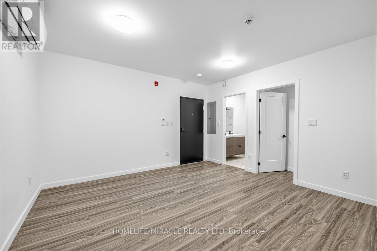 3 - 148 Glenlake Avenue, Toronto, Ontario  M6P 1E7 - Photo 7 - W13004014