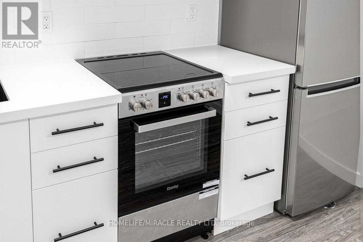 3 - 148 Glenlake Avenue, Toronto, Ontario  M6P 1E7 - Photo 9 - W13004014