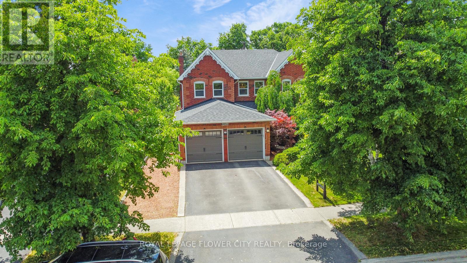 6052 St. Ives Way, Mississauga, Ontario  L5N 4M1 - Photo 2 - W13004024