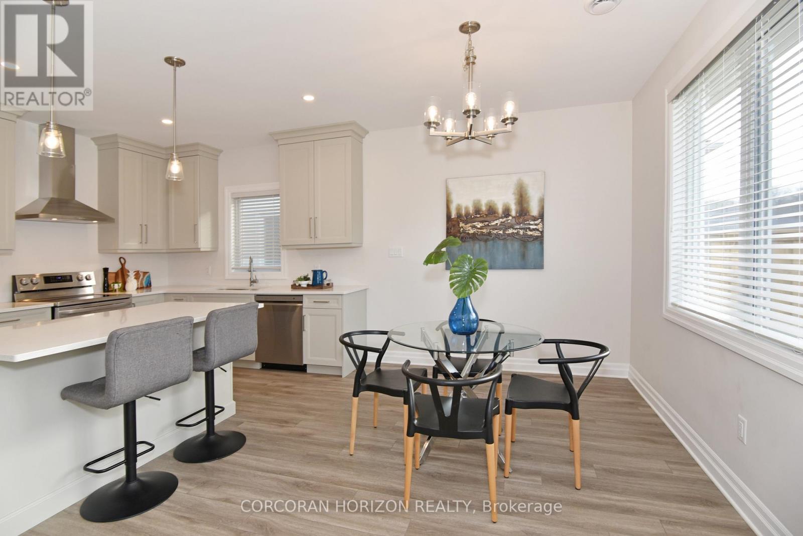 403 Breakwater Boulevard, Central Elgin, Ontario  N5L 0B5 - Photo 2 - X13003912