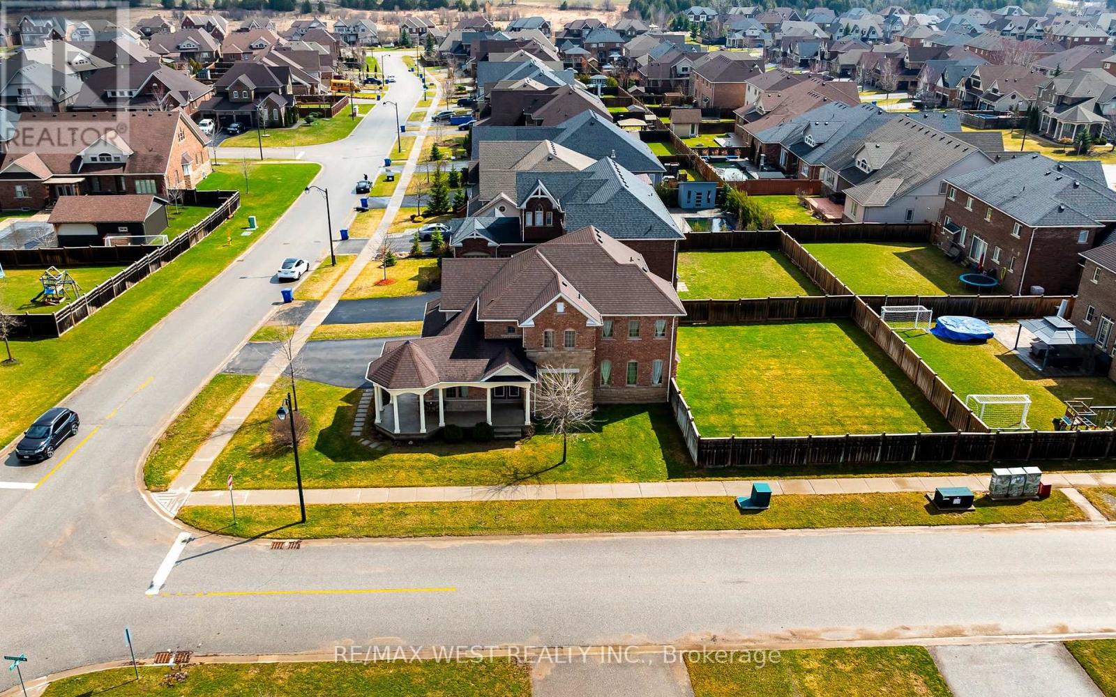 10 STONEGATE AVENUE, Mono, Ontario