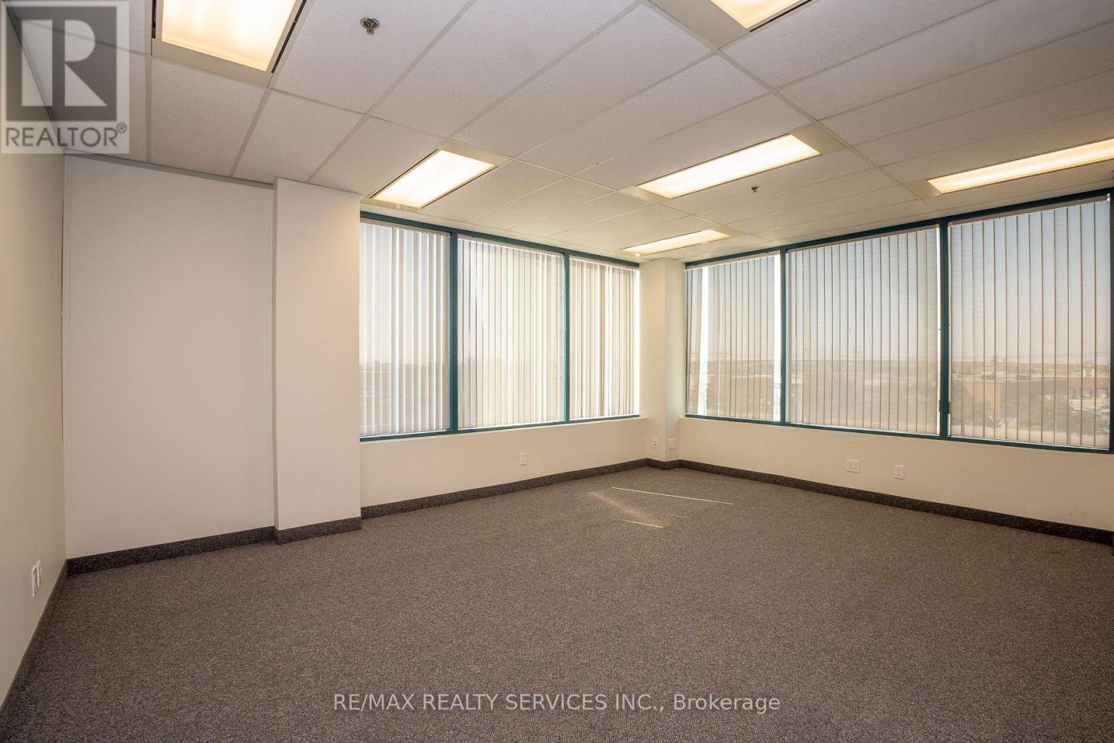 303 - 989 Derry Road, Mississauga, Ontario  L5T 2J8 - Photo 12 - W12996420