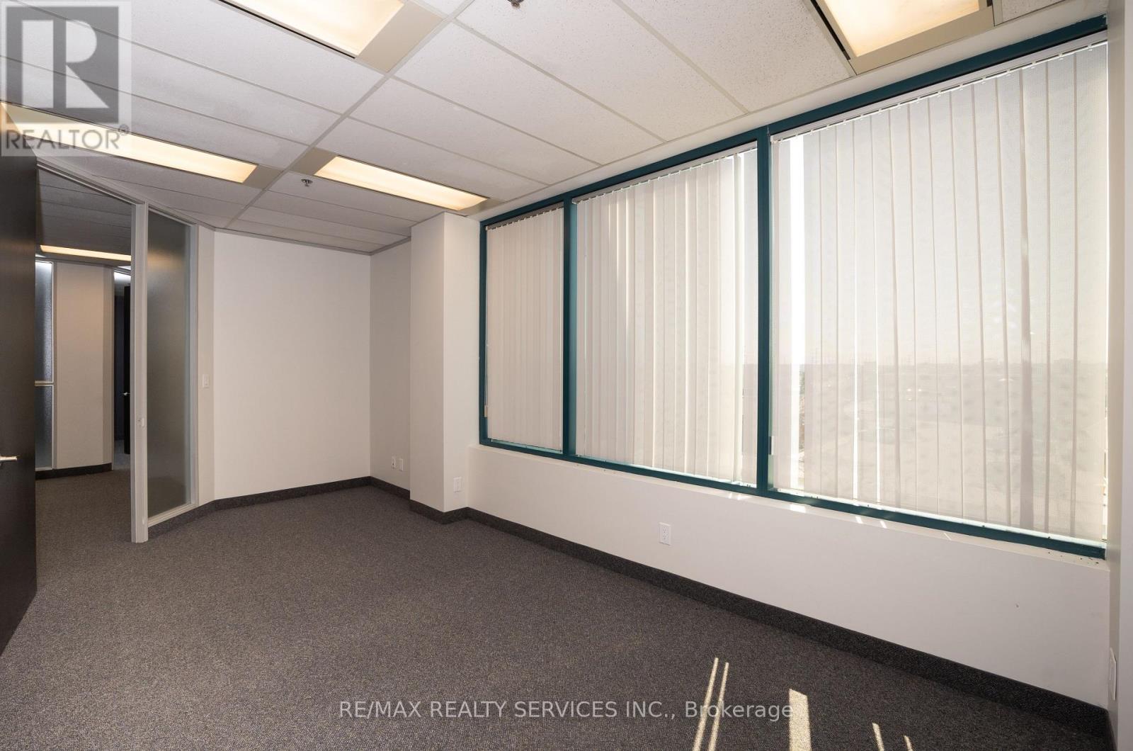 303 - 989 Derry Road, Mississauga, Ontario  L5T 2J8 - Photo 16 - W12996420