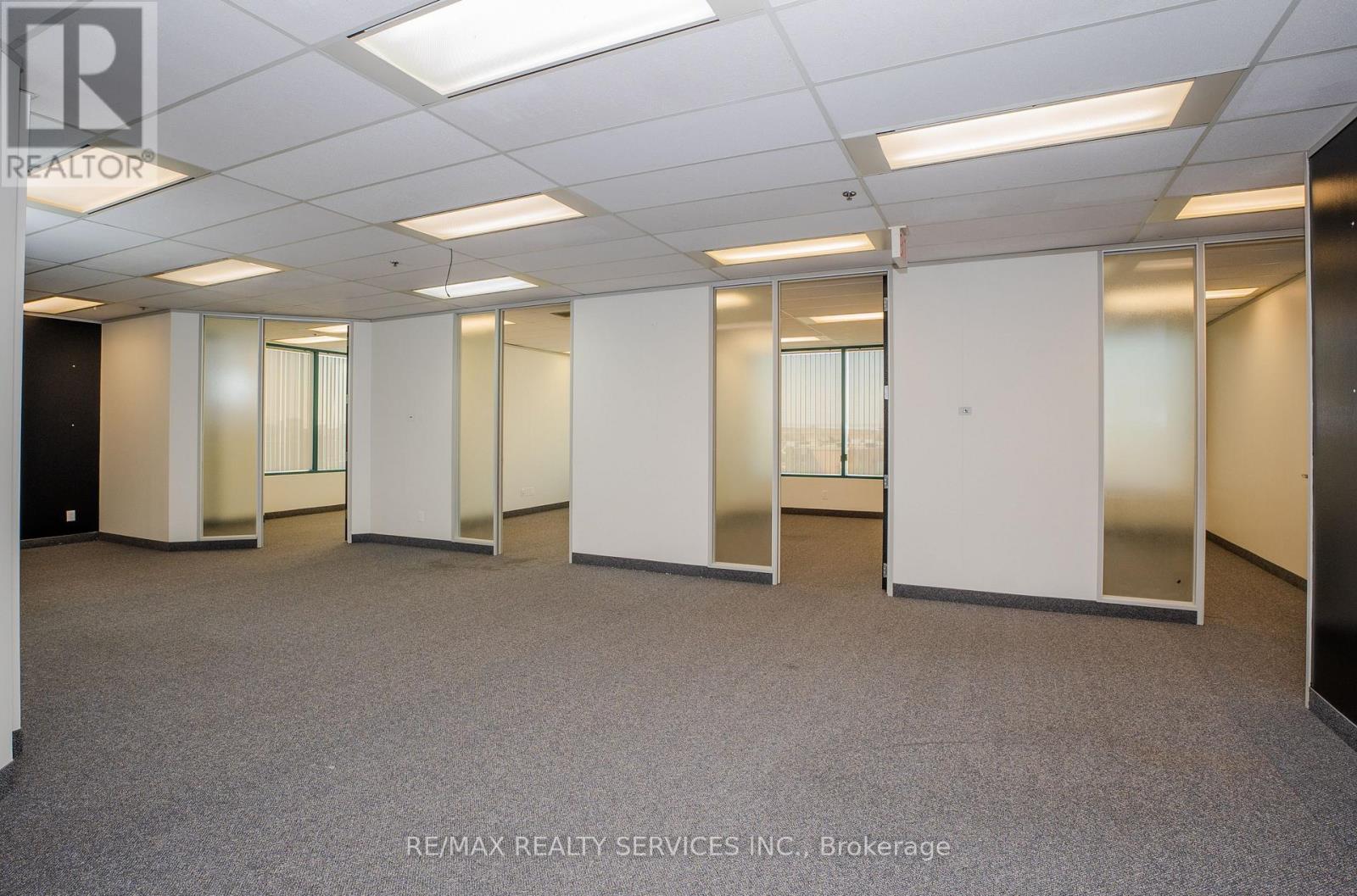 303 - 989 Derry Road, Mississauga, Ontario  L5T 2J8 - Photo 21 - W12996420