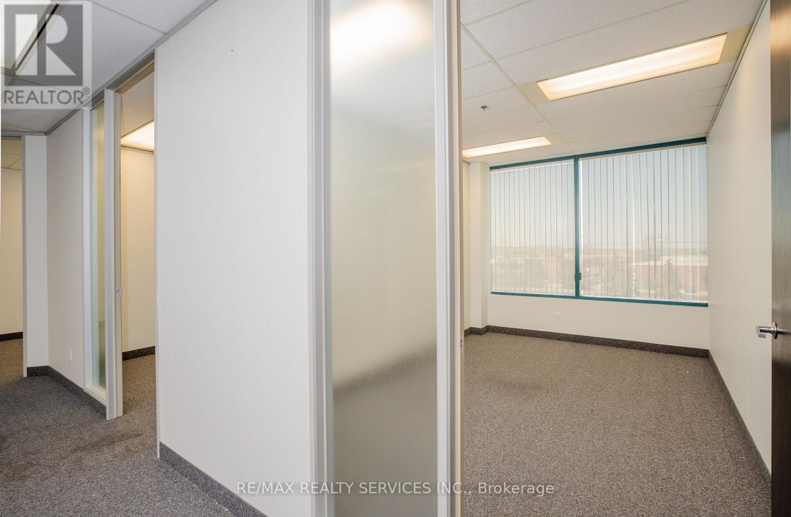 303 - 989 Derry Road, Mississauga, Ontario  L5T 2J8 - Photo 23 - W12996420