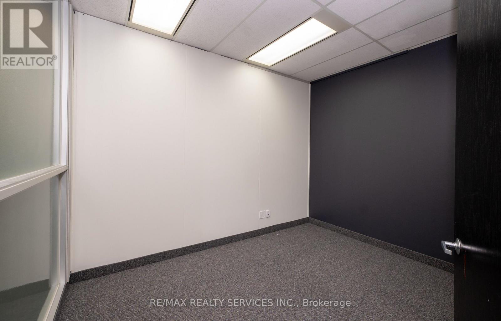 303 - 989 Derry Road, Mississauga, Ontario  L5T 2J8 - Photo 13 - W12996420