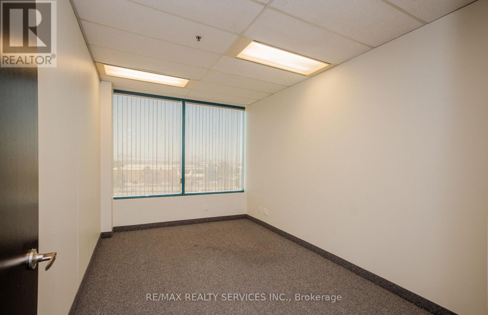 303 - 989 Derry Road, Mississauga, Ontario  L5T 2J8 - Photo 25 - W12996420