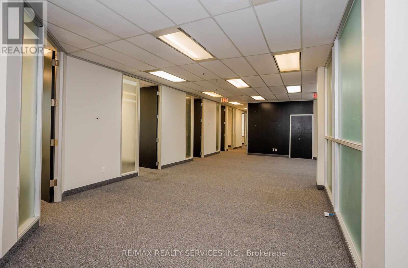 303 - 989 Derry Road, Mississauga, Ontario  L5T 2J8 - Photo 7 - W12996420