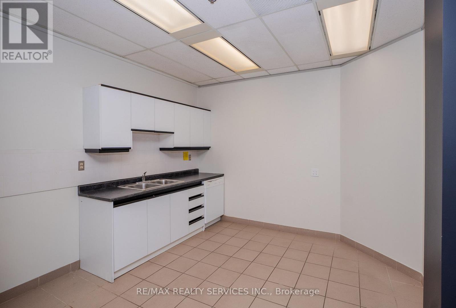 303 - 989 Derry Road, Mississauga, Ontario  L5T 2J8 - Photo 40 - W12996420