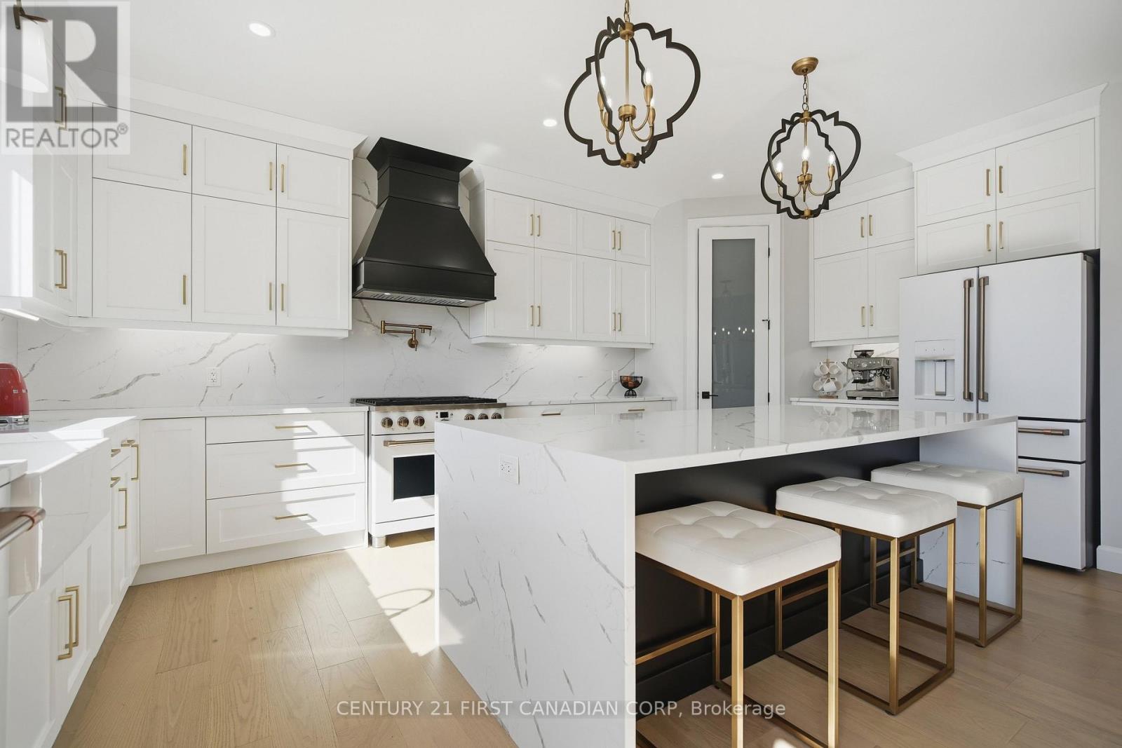 For Sale: 7129 SILVER CREEK CIRCLE, London South (South V), ON | 4 Bed, 3 Bath House for $295,000. See 26 photos!