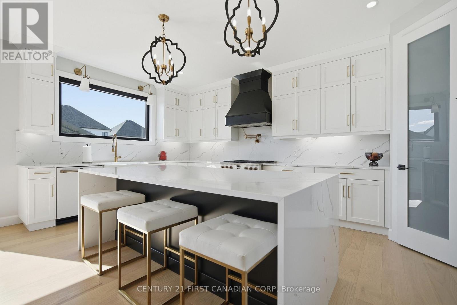 For Sale: 7129 SILVER CREEK CIRCLE, London South (South V), ON | 4 Bed, 3 Bath House for $295,000. See 26 photos!