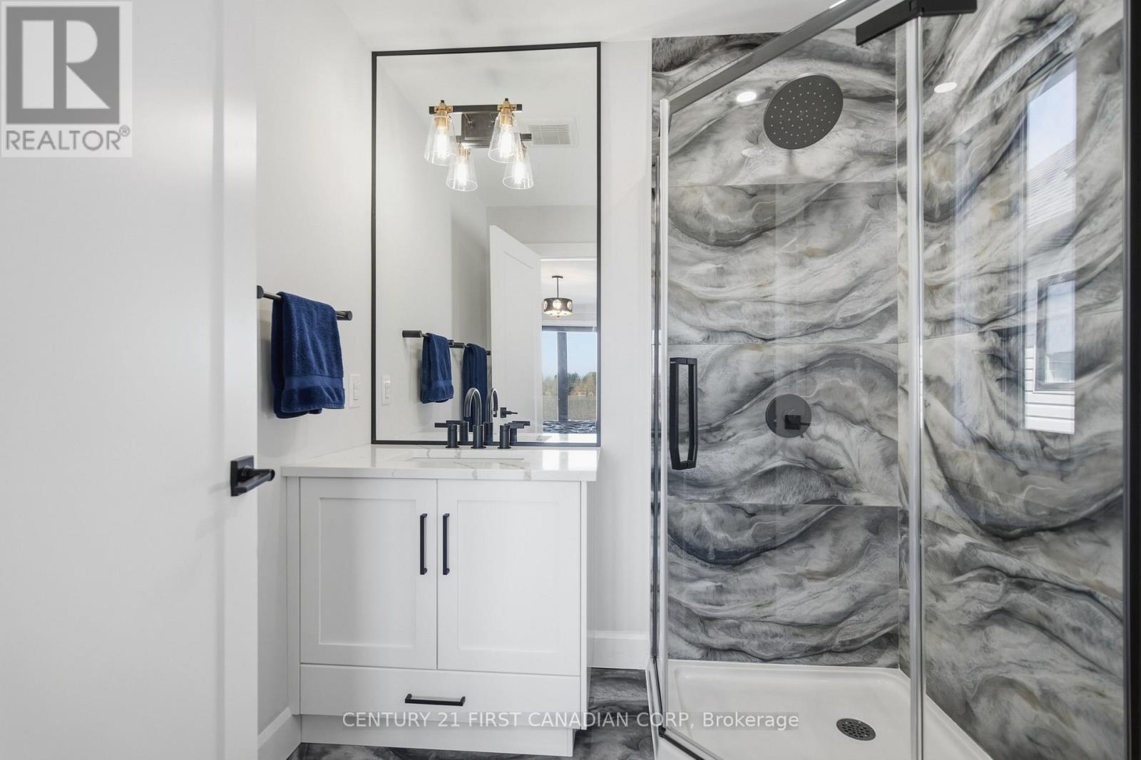 For Sale: 7129 SILVER CREEK CIRCLE, London South (South V), ON | 4 Bed, 3 Bath House for $295,000. See 26 photos!