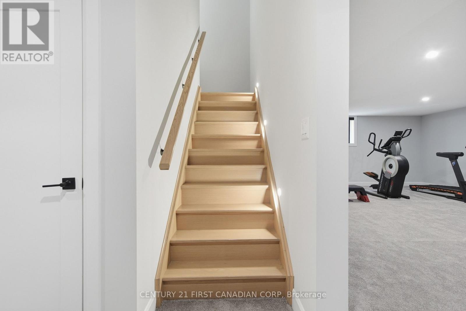 For Sale: 7129 SILVER CREEK CIRCLE, London South (South V), ON | 4 Bed, 3 Bath House for $295,000. See 26 photos!