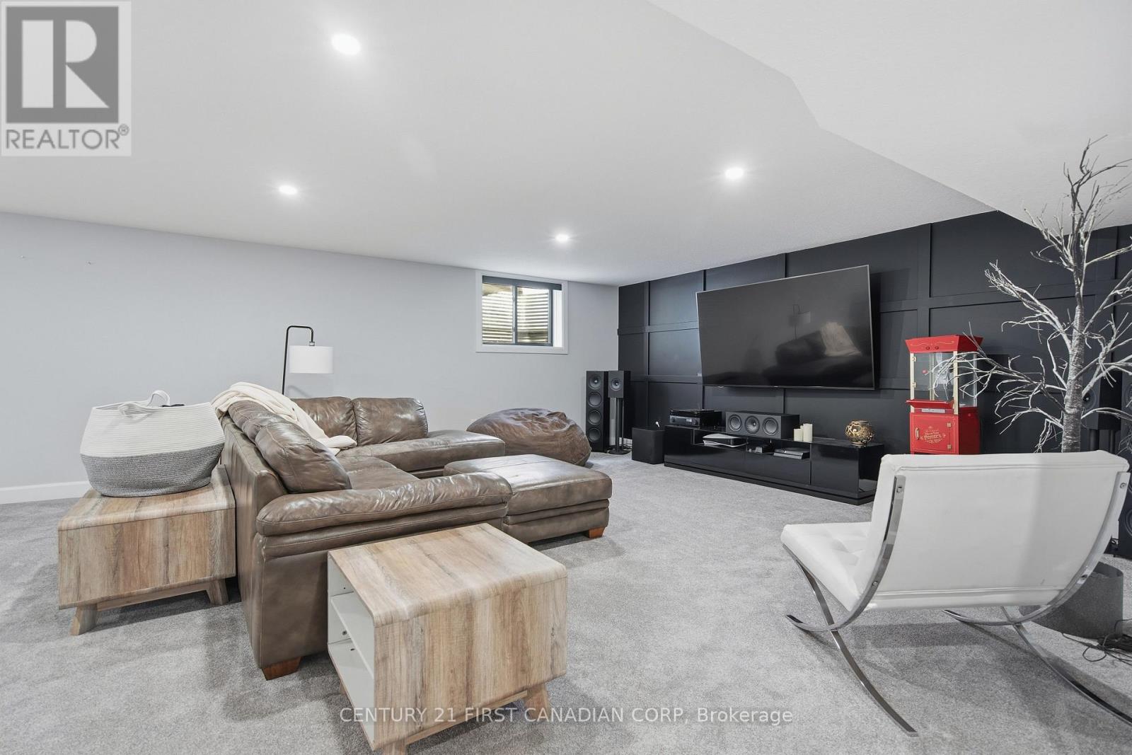 For Sale: 7129 SILVER CREEK CIRCLE, London South (South V), ON | 4 Bed, 3 Bath House for $295,000. See 26 photos!