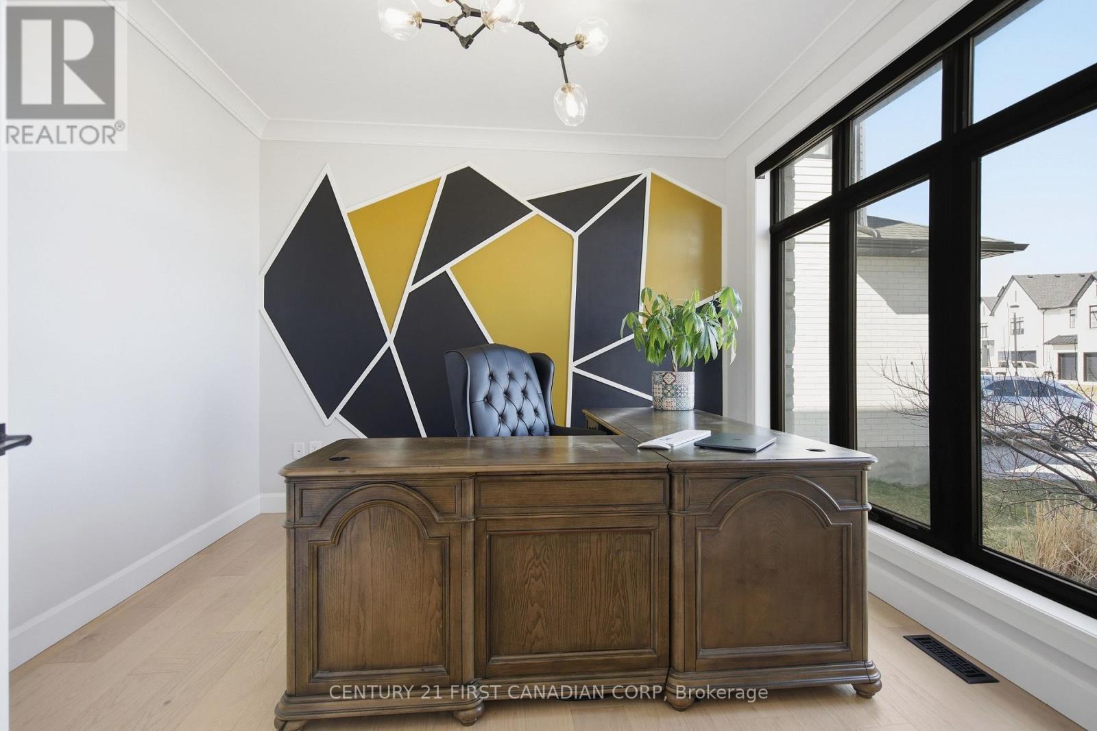 For Sale: 7129 SILVER CREEK CIRCLE, London South (South V), ON | 4 Bed, 3 Bath House for $295,000. See 26 photos!