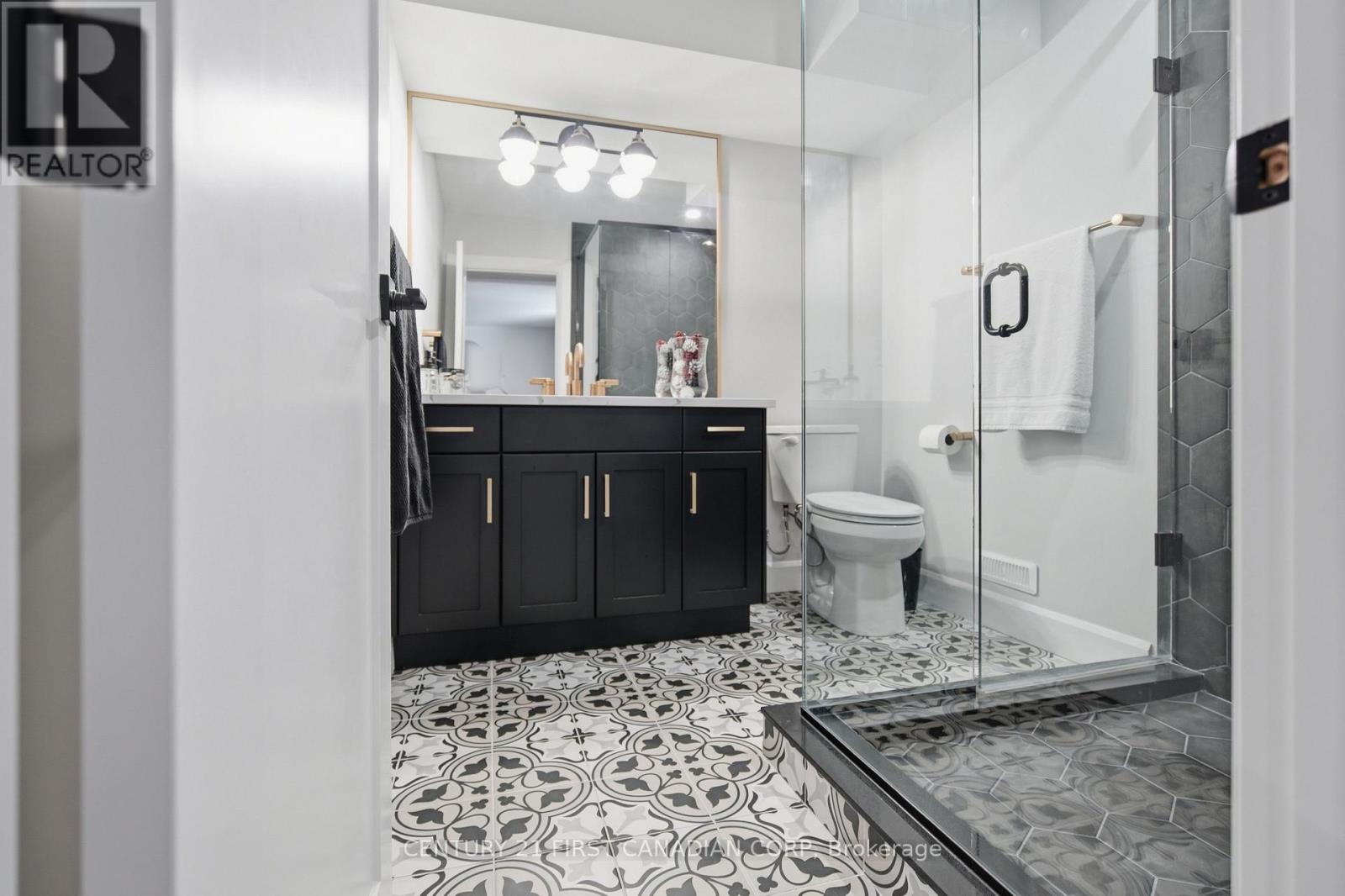 For Sale: 7129 SILVER CREEK CIRCLE, London South (South V), ON | 4 Bed, 3 Bath House for $295,000. See 26 photos!