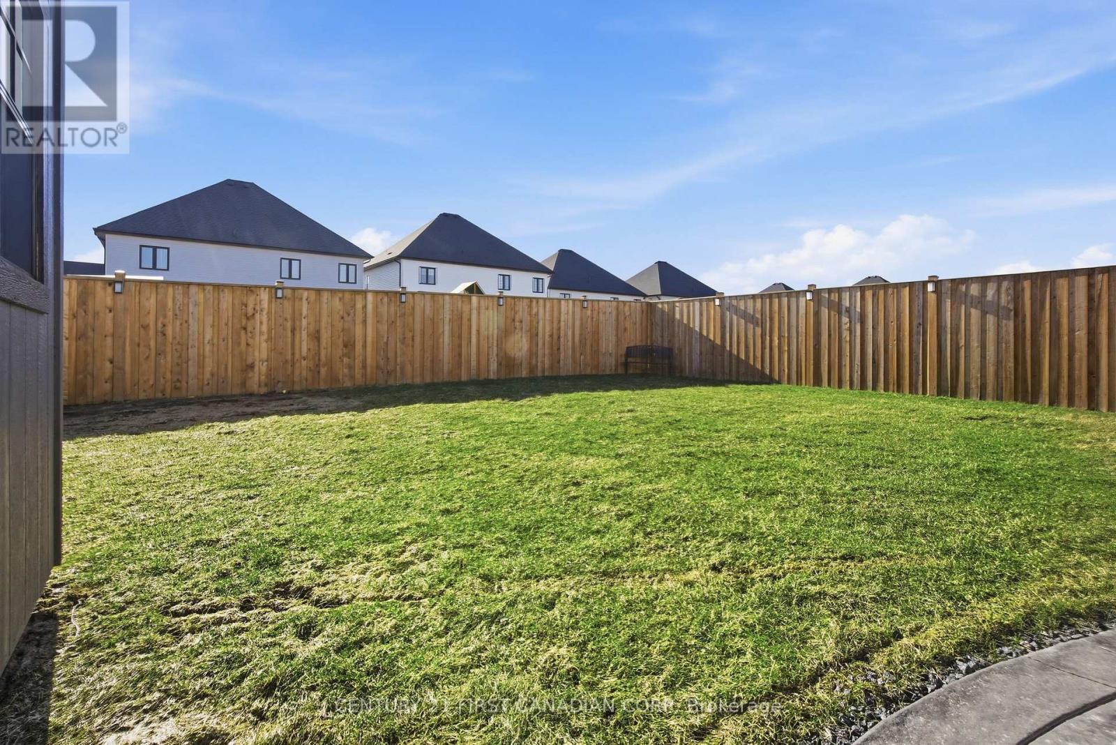 For Sale: 7129 SILVER CREEK CIRCLE, London South (South V), ON | 4 Bed, 3 Bath House for $295,000. See 26 photos!