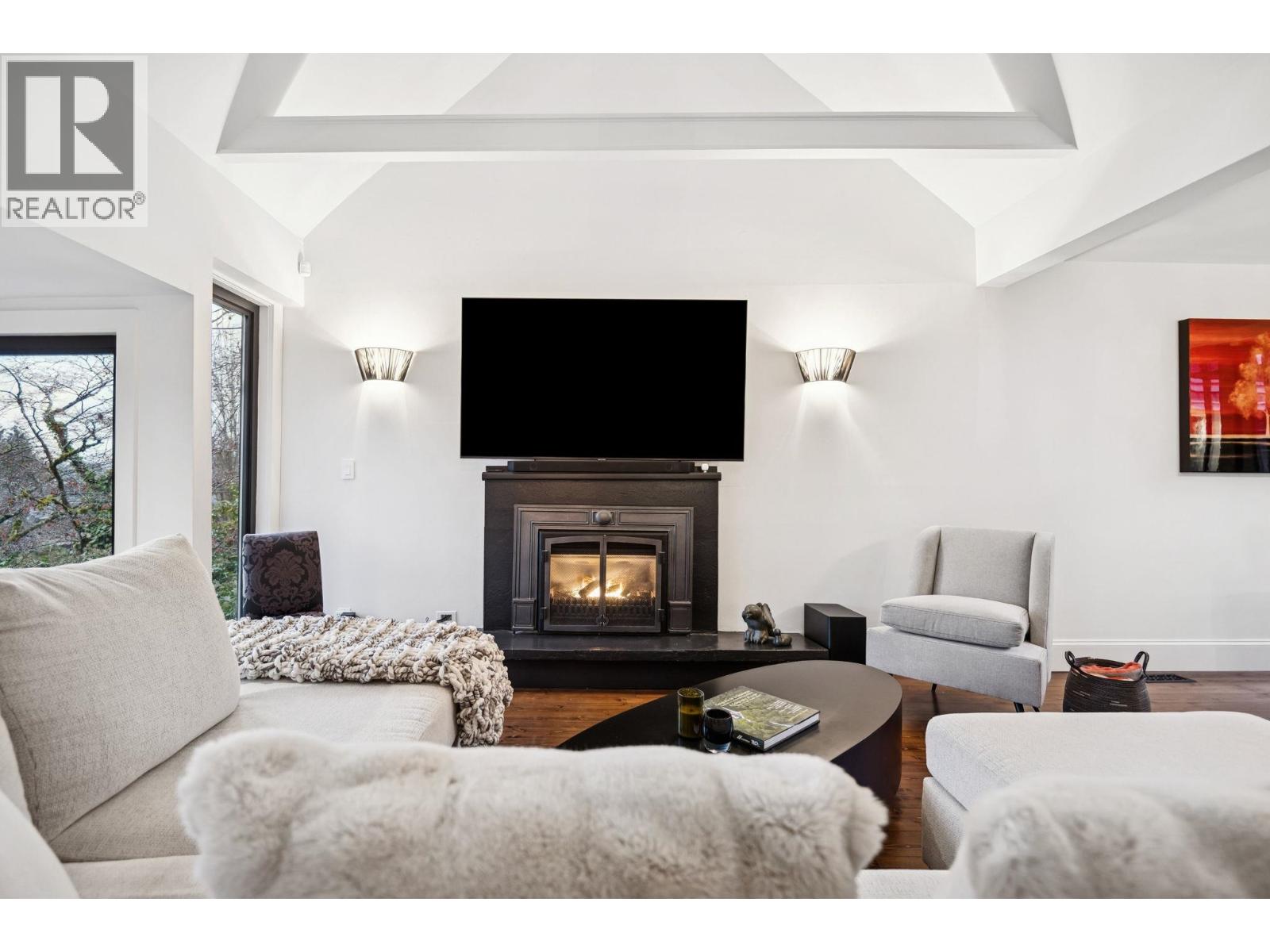 Listing Picture 4 of 37 : 3814 W 11 AVENUE, Vancouver / 溫哥華 - 魯藝地產 Yvonne Lu Group - MLS Medallion Club Member