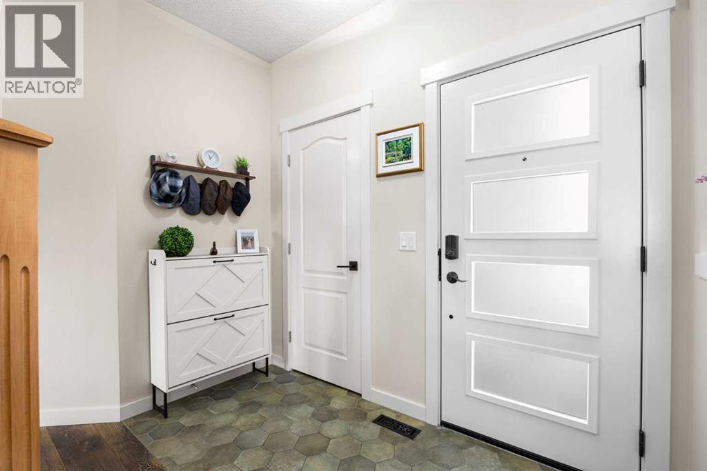 106 Evergreen Common SW, Calgary, Alberta  T2Y 4N7 - Photo 3 - A2300278