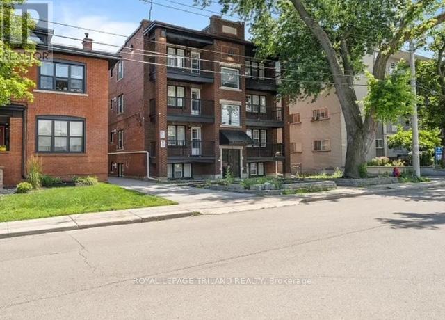 4 - 15 BALMORAL AVENUE S, Hamilton, Ontario