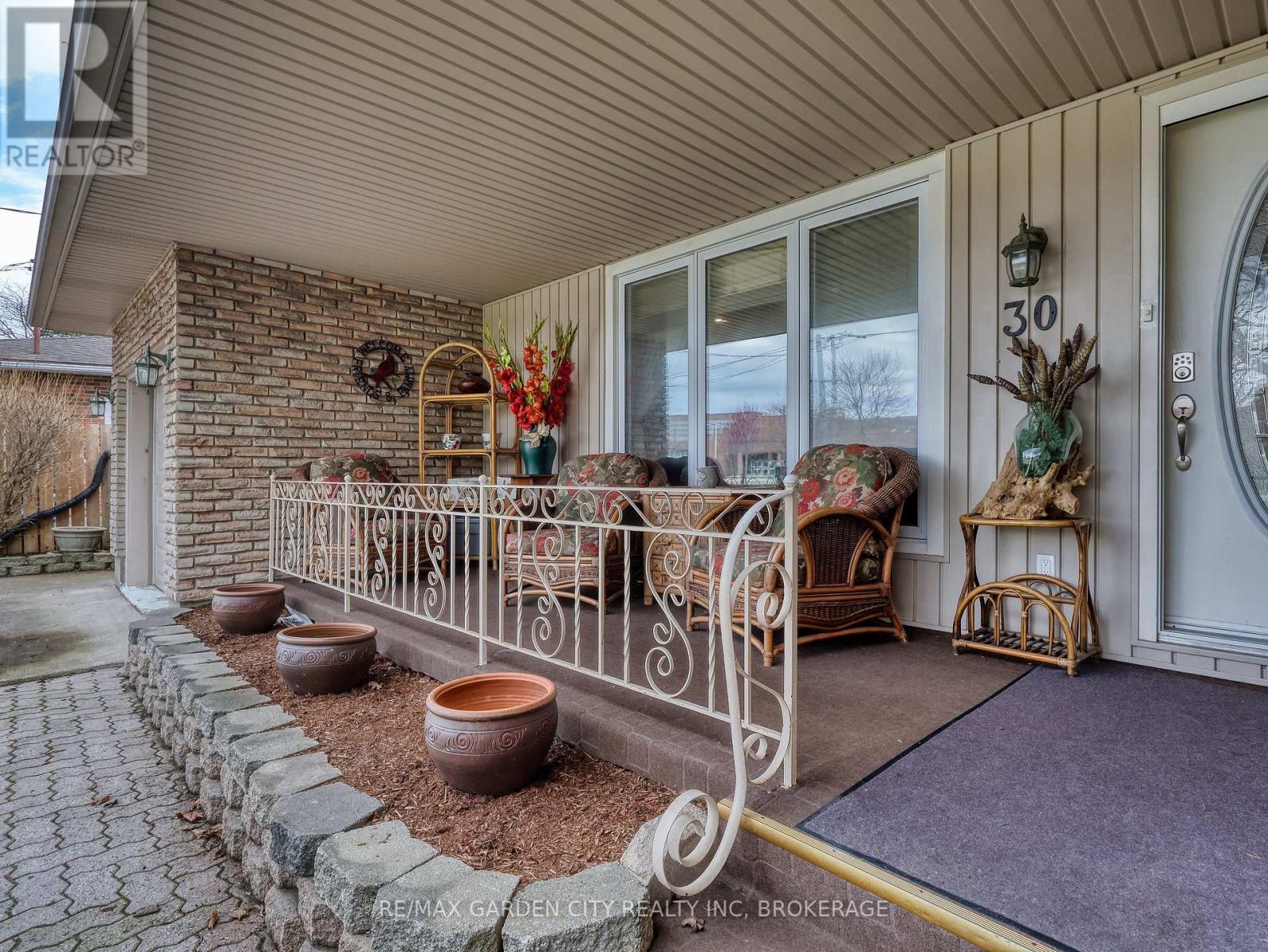 30 Glenview Avenue, St. Catharines, Ontario  L2N 2Z8 - Photo 4 - X13004036