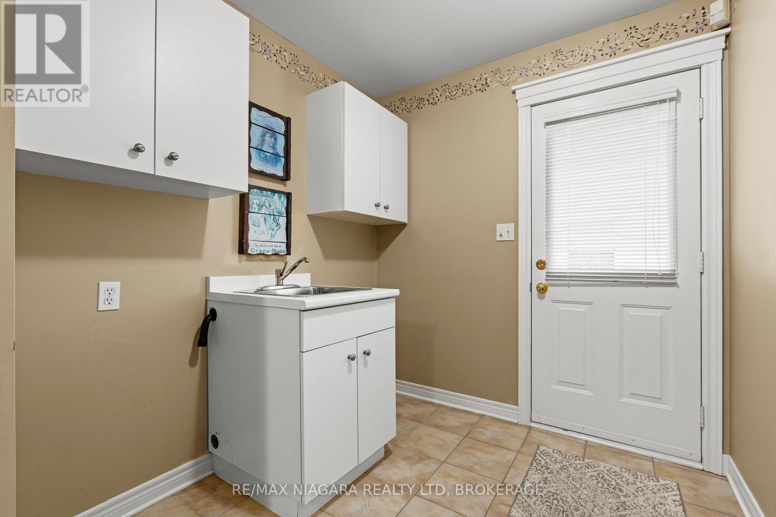 12 Oak Drive, Niagara-On-The-Lake, Ontario  L0S 1J0 - Photo 18 - X13004102