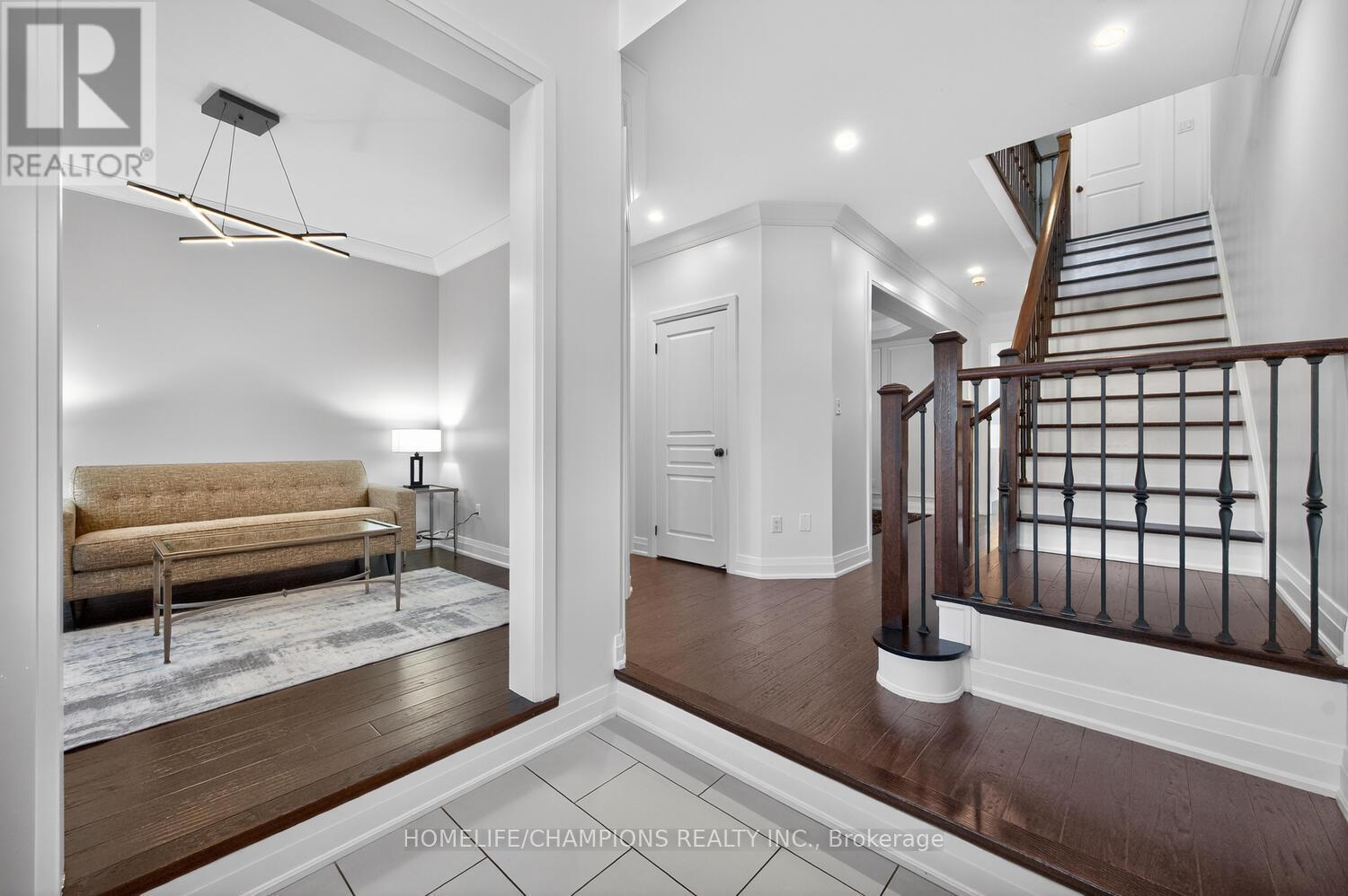 36 Truro Circle, Brampton, Ontario  L7A 4E6 - Photo 7 - W12998612