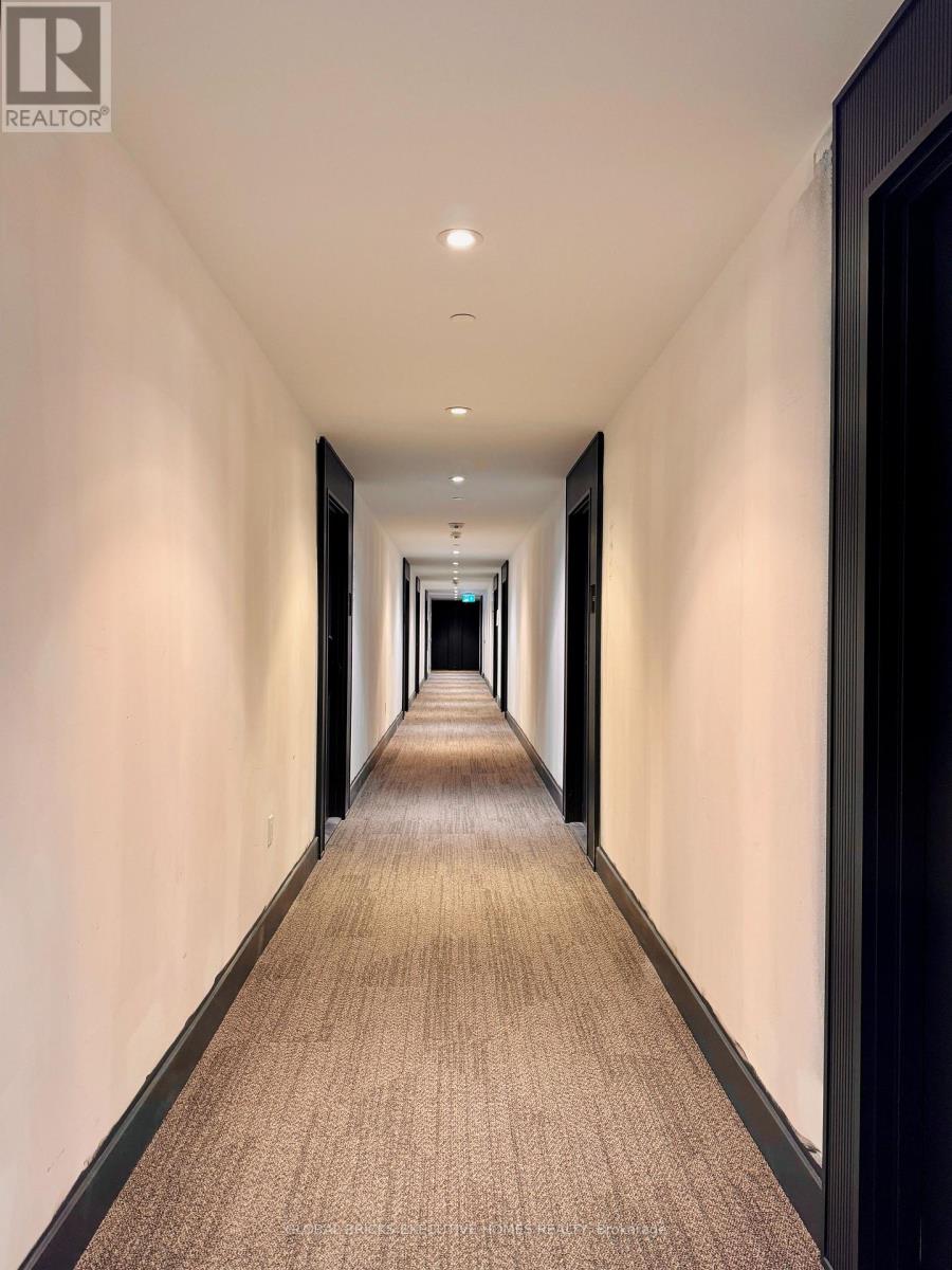 629 - 395 Dundas Street W, Oakville, Ontario  L6M 5R8 - Photo 2 - W12984758