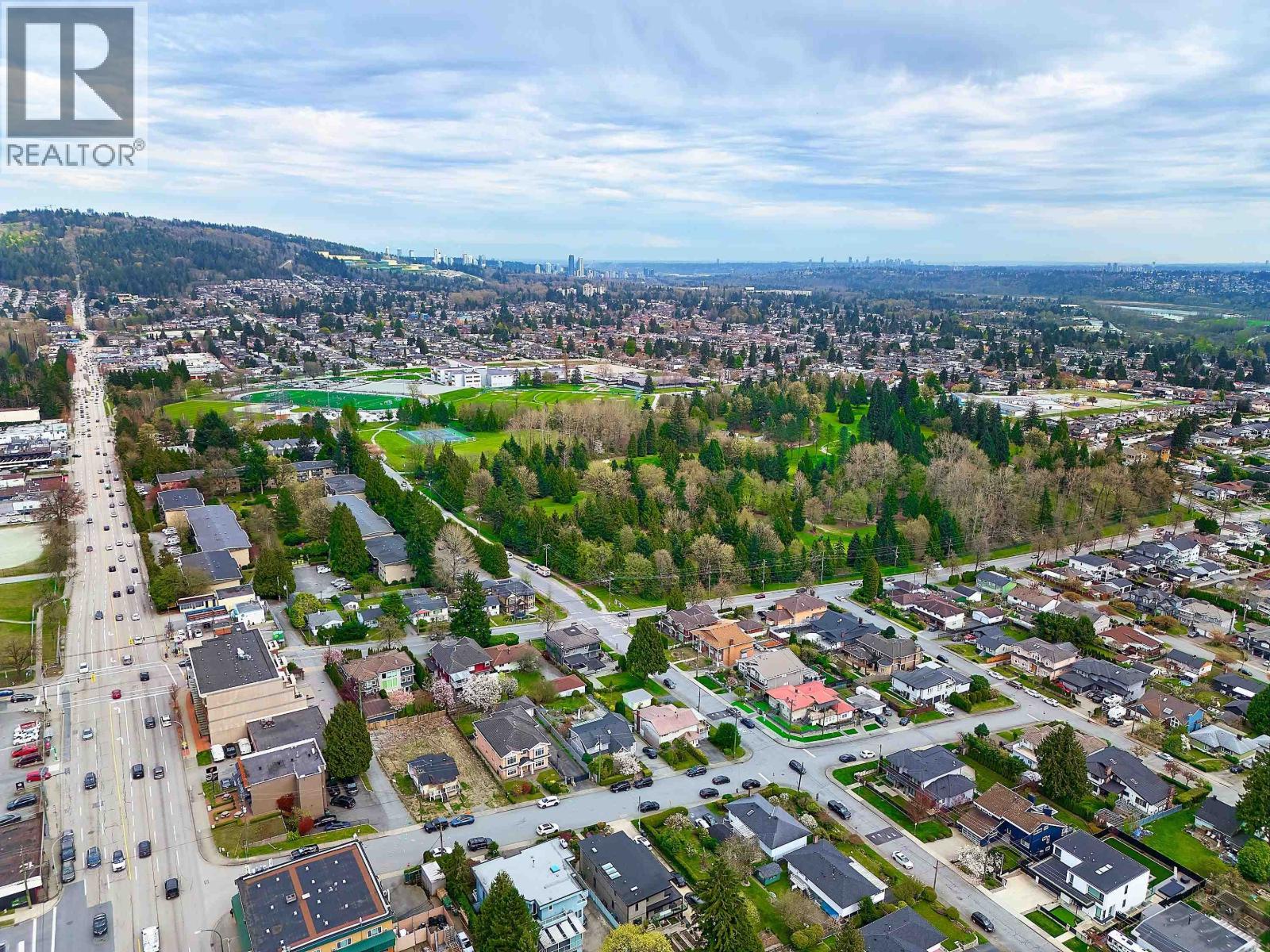 18 5760 Hastings Street, Burnaby, British Columbia V5B 1R6 - Photo 11 - R3112013