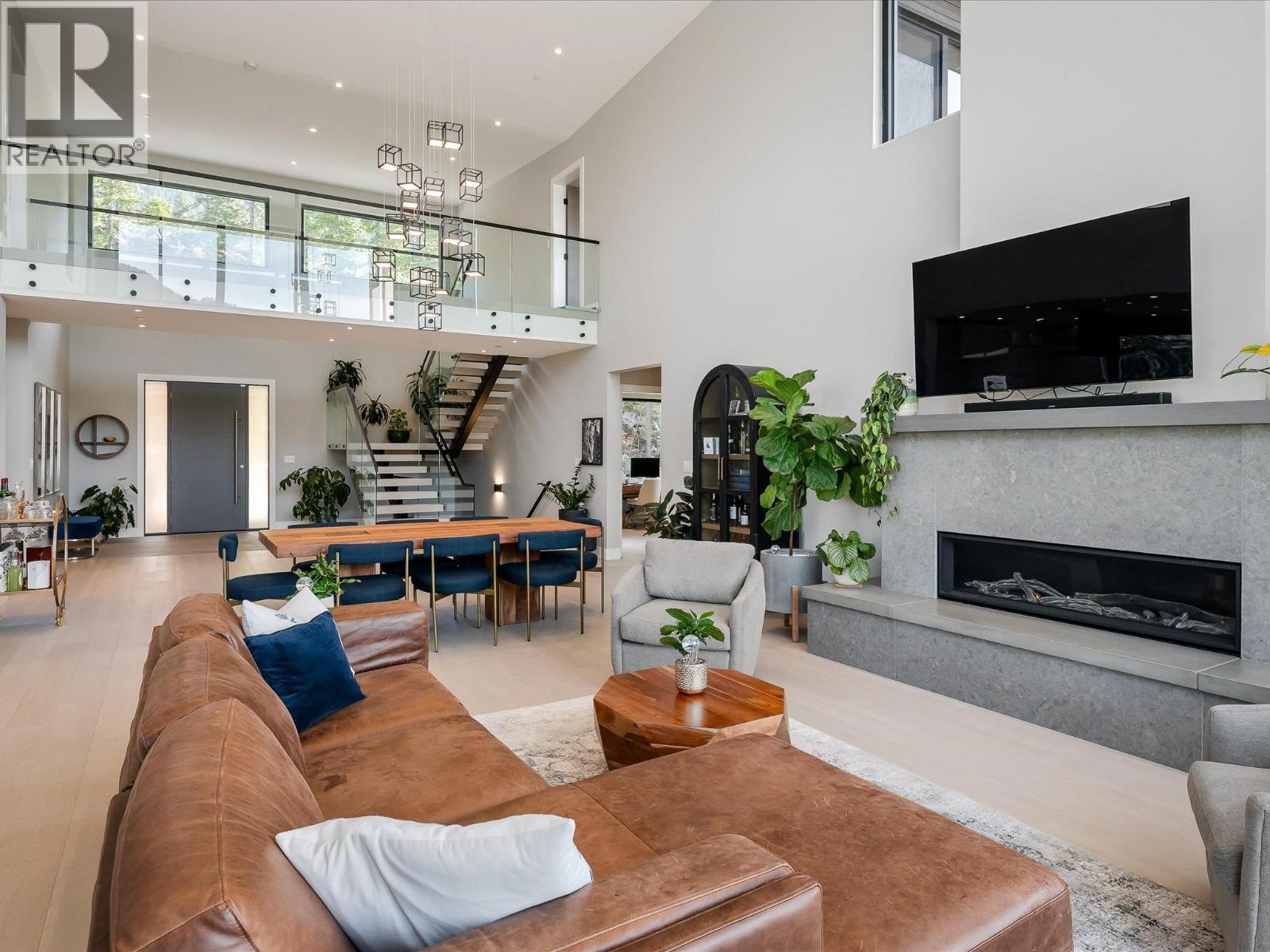 9292 Steller's Way, Whistler, British Columbia  V8E 1M1 - Photo 4 - R3038577