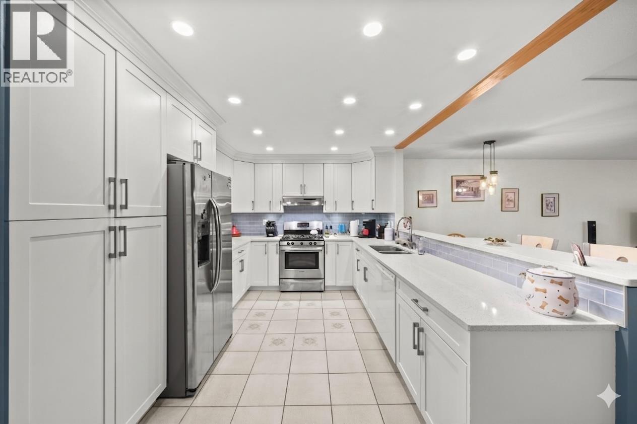 19607 Somerset Drive, Pitt Meadows, British Columbia  V3Y 2L4 - Photo 3 - R3101609