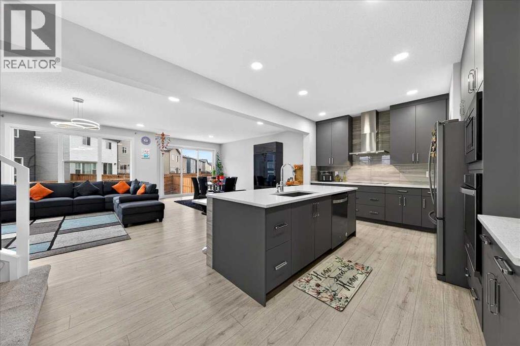 318 Walcrest Way SE, Calgary, Alberta  T2X 4V8 - Photo 7 - A2299454