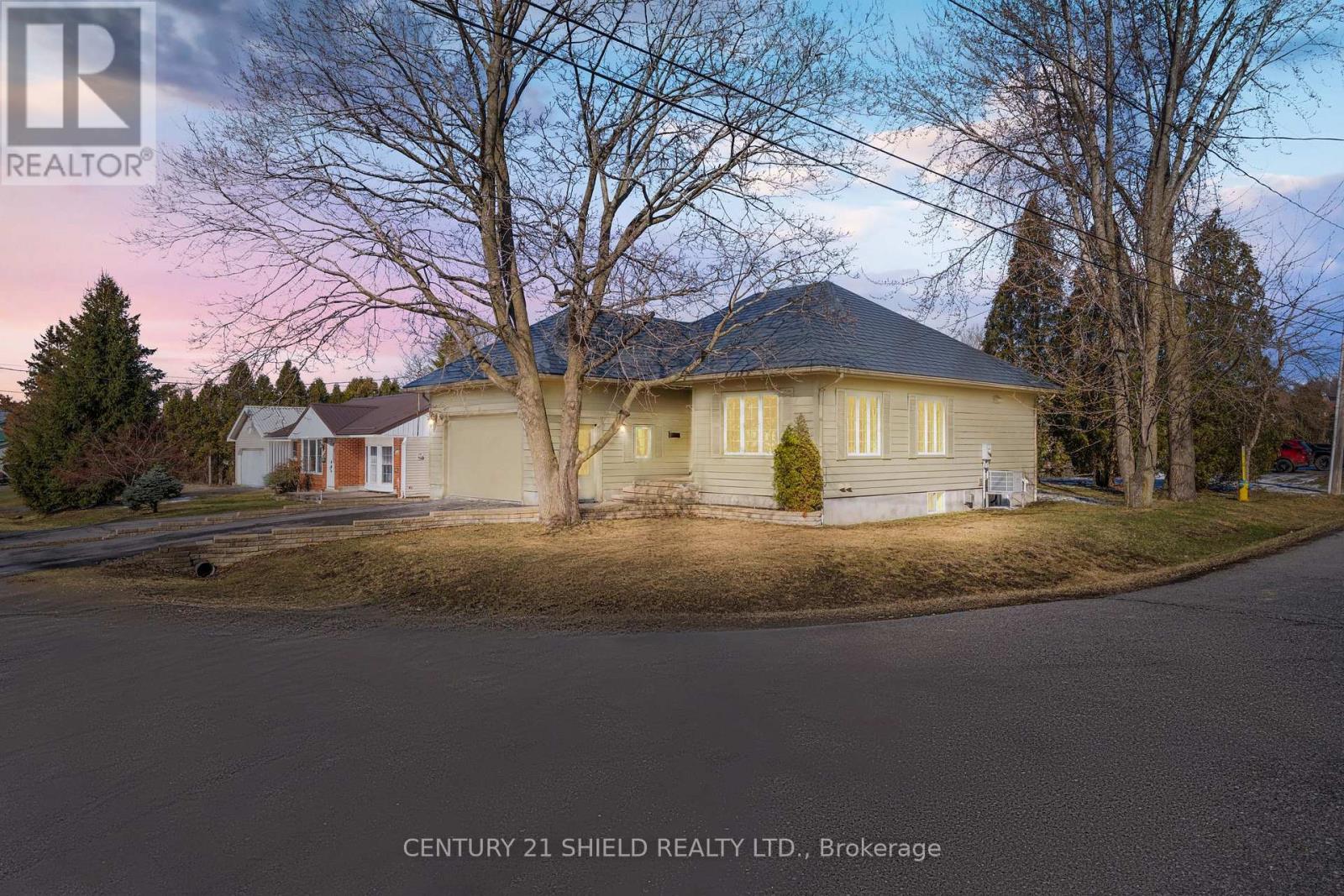 728 St Antoine Street, Cornwall, Ontario  K6H 7G9 - Photo 4 - X12981412