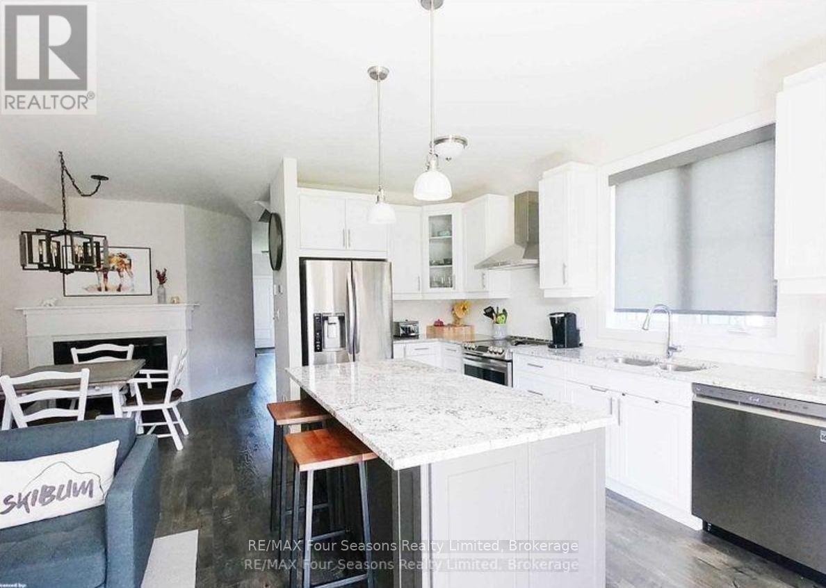 309 Yellow Birch Crescent, Blue Mountains, Ontario  L9Y 0Y5 - Photo 2 - X13004050