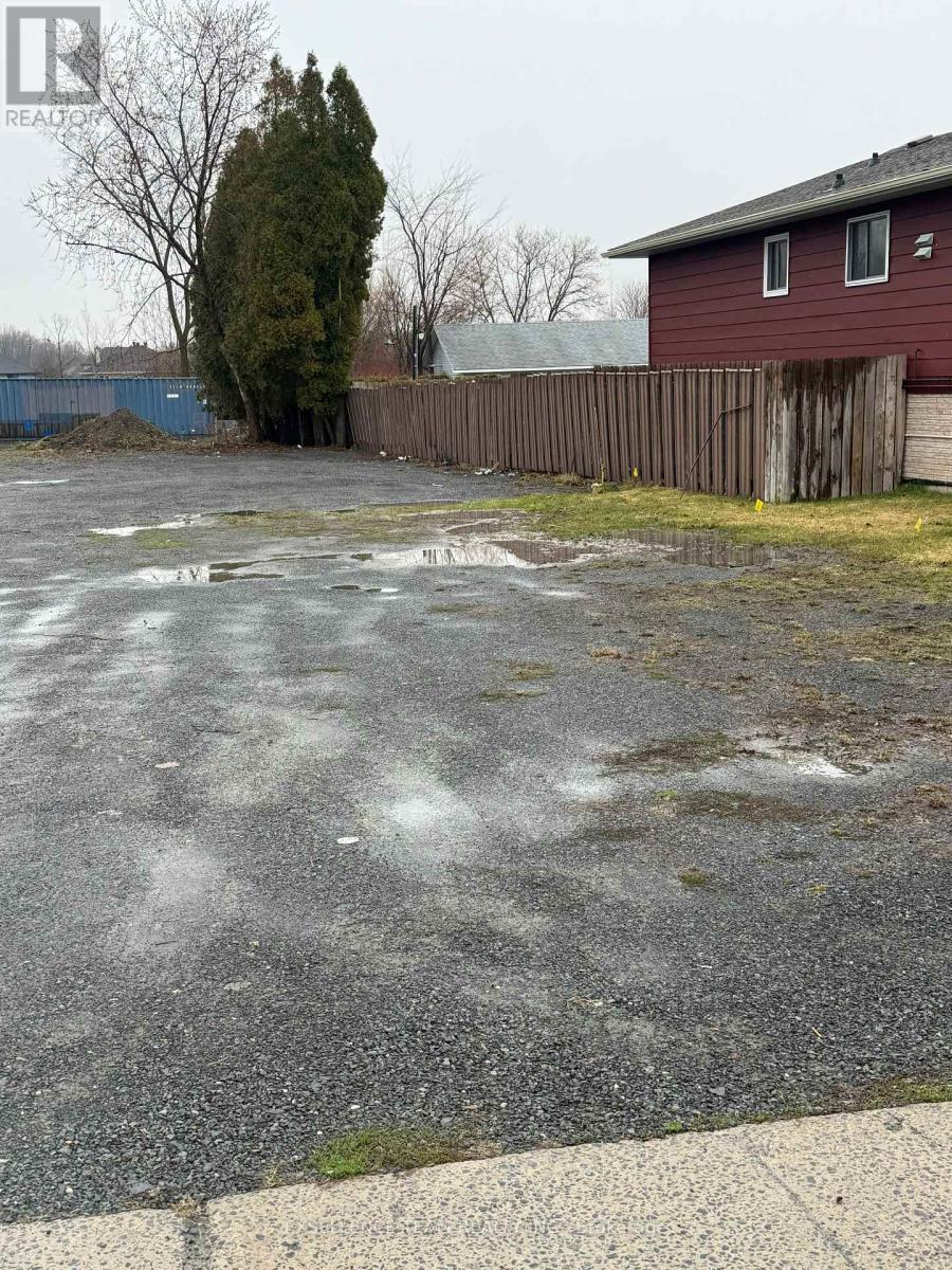 3007 Pitt Street, Cornwall, Ontario  K6K 1A5 - Photo 2 - X13004066