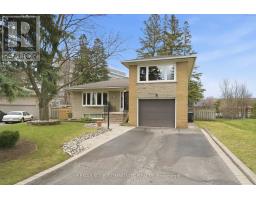 22 MARATHON CRESCENT, Toronto, Ontario