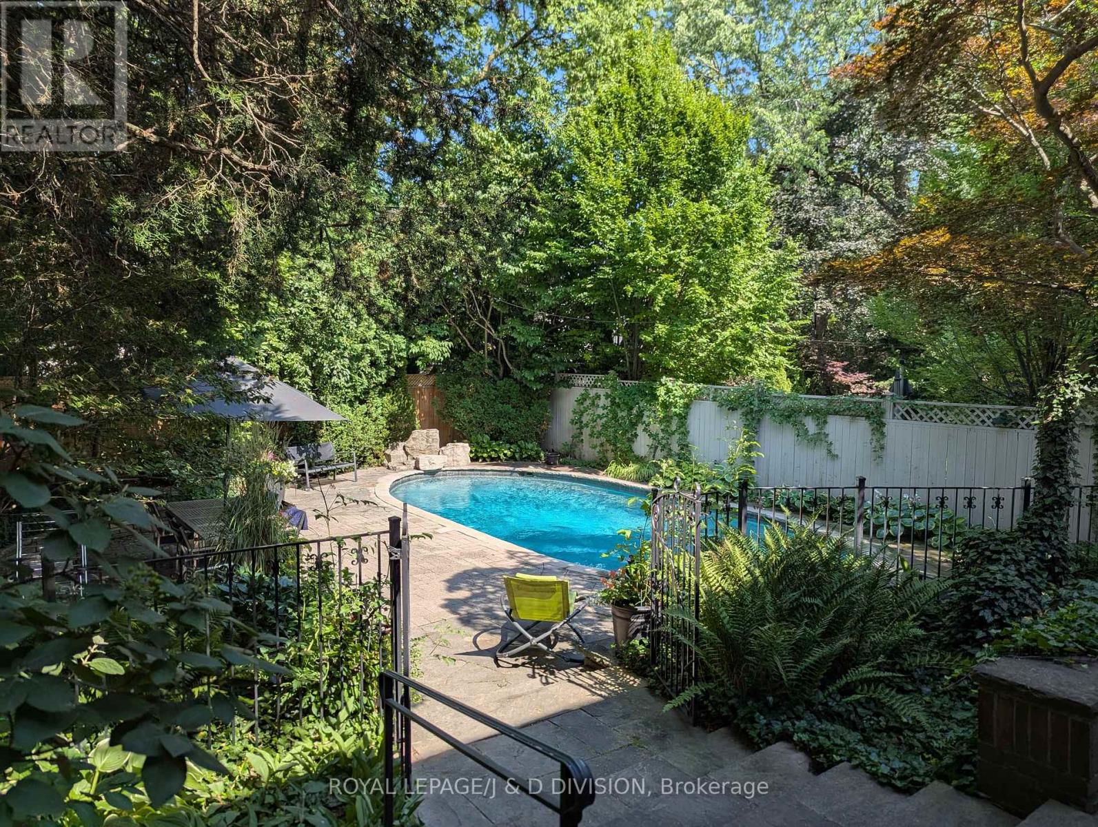 17 Parkwood Avenue, Toronto, Ontario  M4V 2W9 - Photo 22 - C13003814