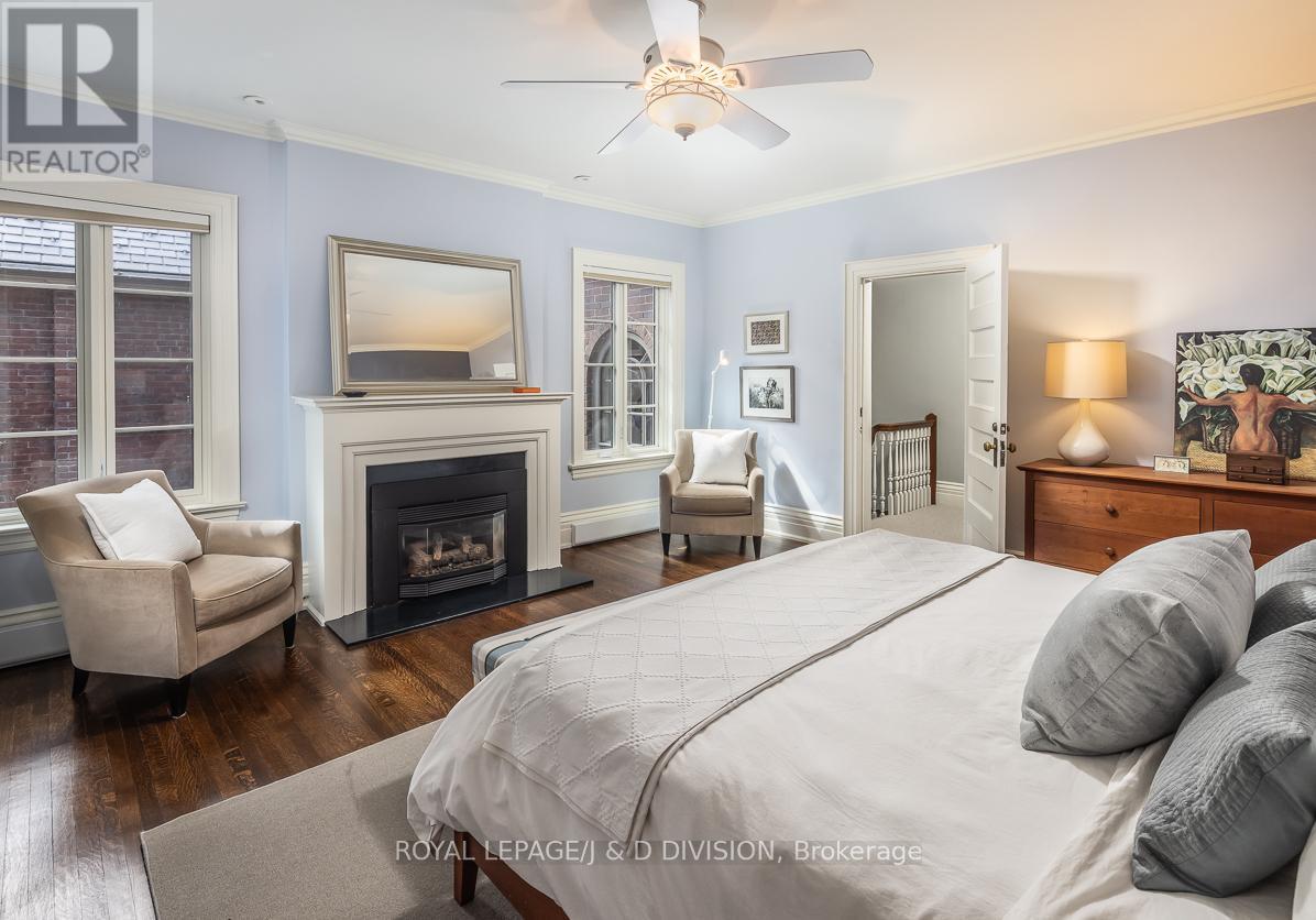 17 Parkwood Avenue, Toronto, Ontario  M4V 2W9 - Photo 32 - C13003814