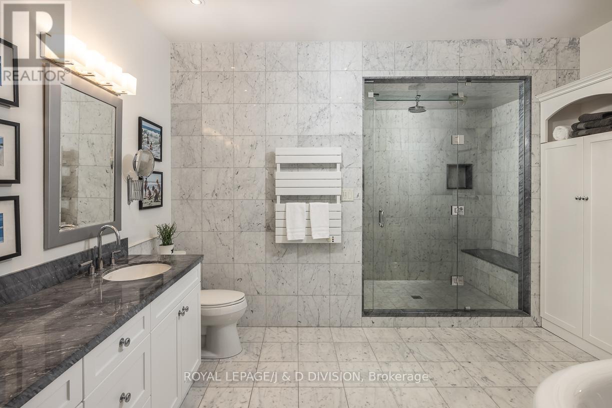 17 Parkwood Avenue, Toronto, Ontario  M4V 2W9 - Photo 30 - C13003814