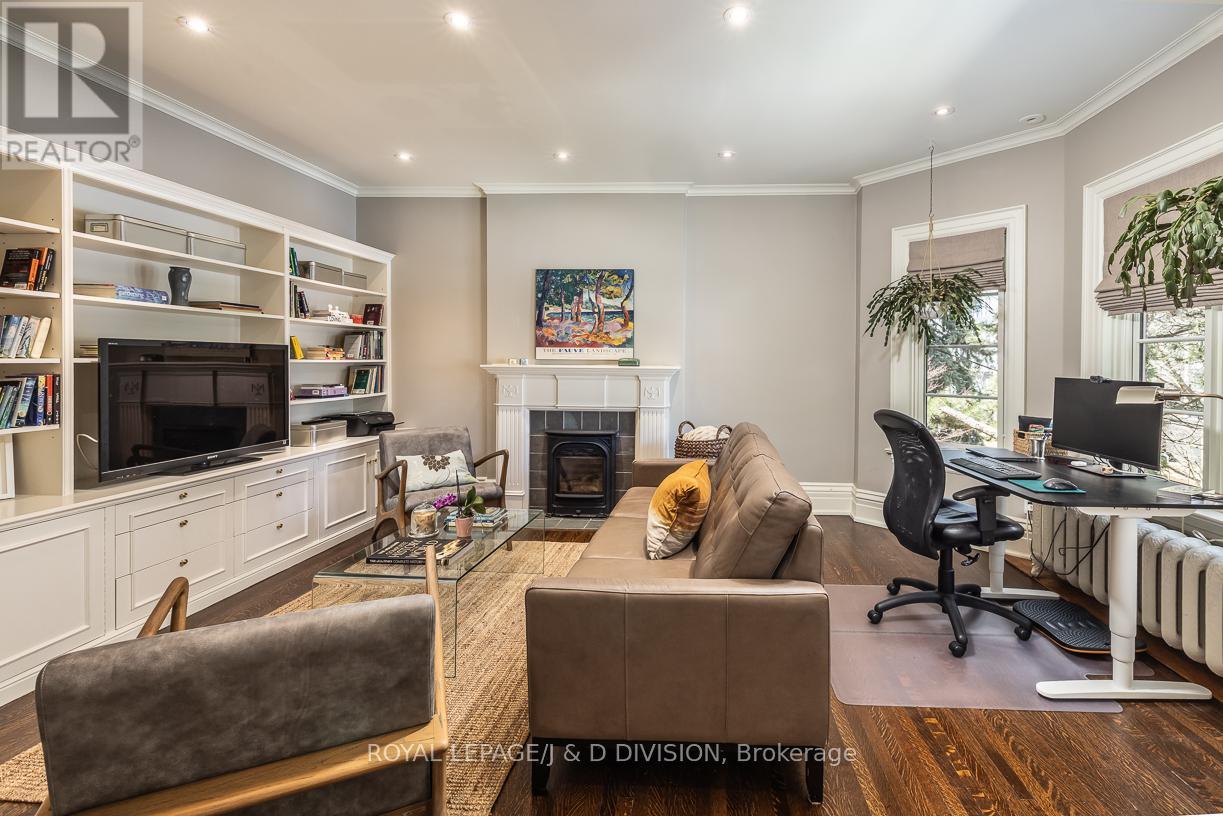 17 Parkwood Avenue, Toronto, Ontario  M4V 2W9 - Photo 35 - C13003814