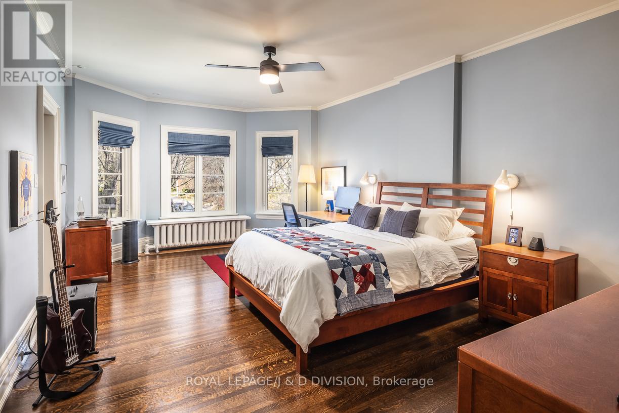 17 Parkwood Avenue, Toronto, Ontario  M4V 2W9 - Photo 38 - C13003814