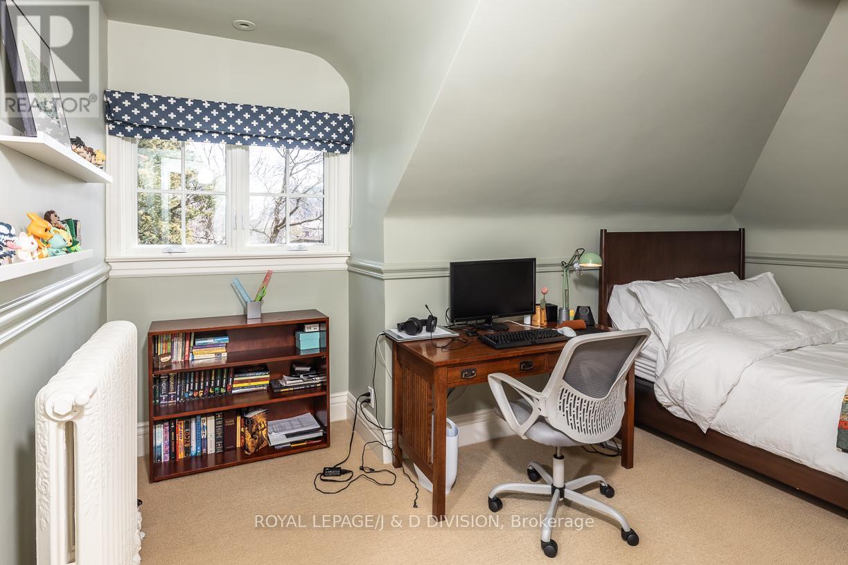 17 Parkwood Avenue, Toronto, Ontario  M4V 2W9 - Photo 43 - C13003814