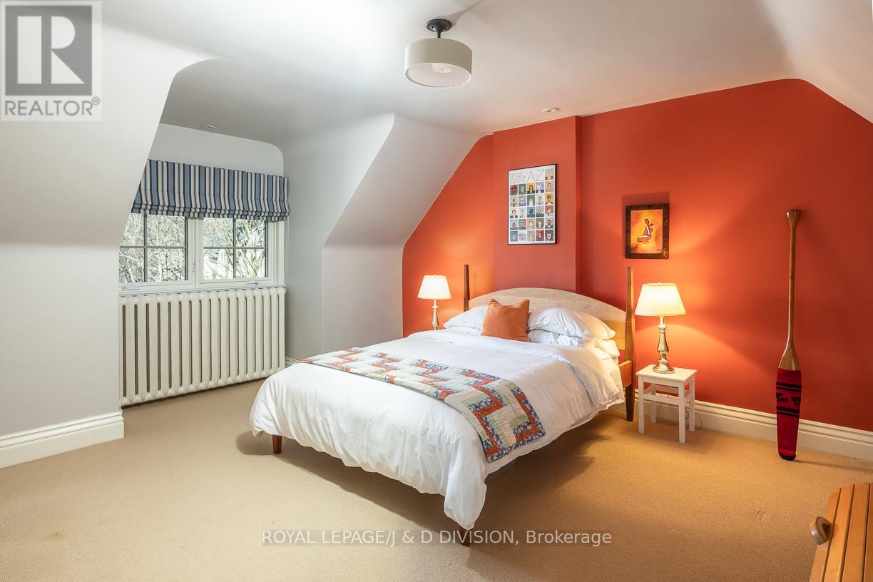 17 Parkwood Avenue, Toronto, Ontario  M4V 2W9 - Photo 39 - C13003814