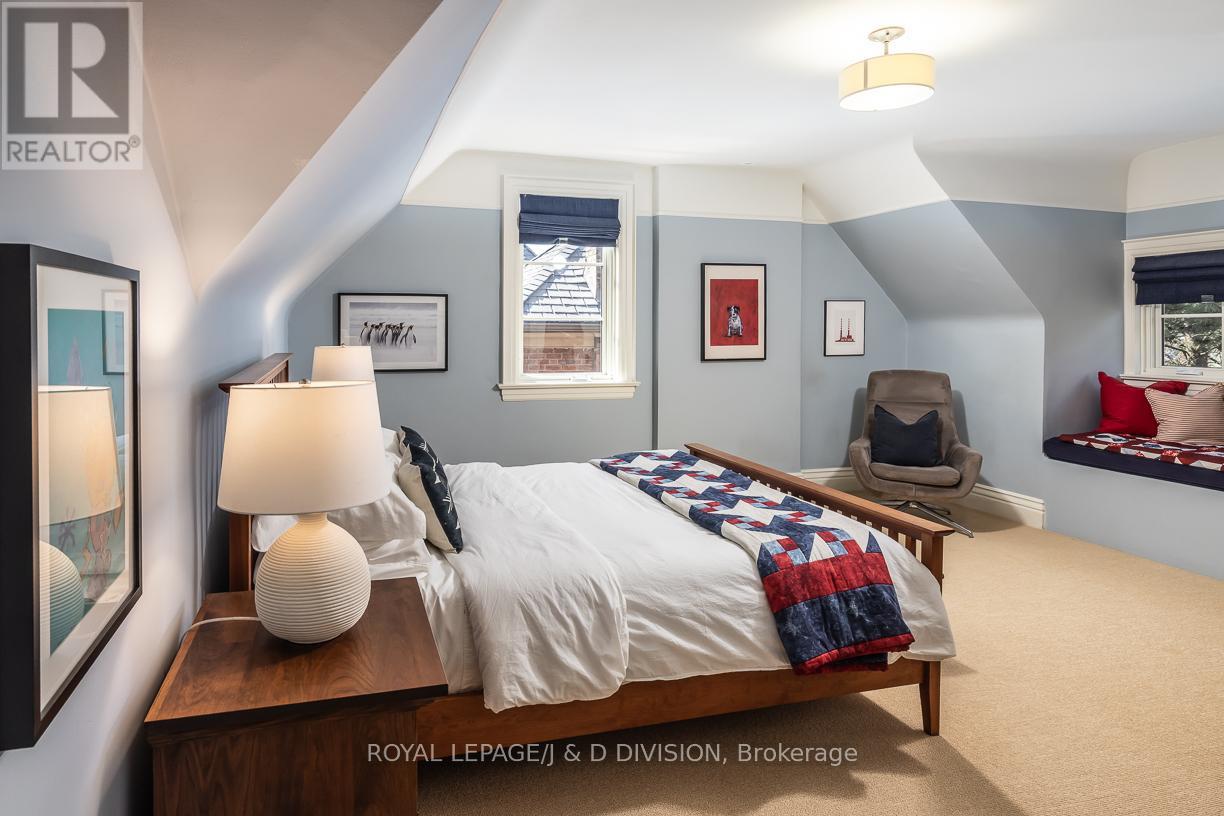 17 Parkwood Avenue, Toronto, Ontario  M4V 2W9 - Photo 42 - C13003814