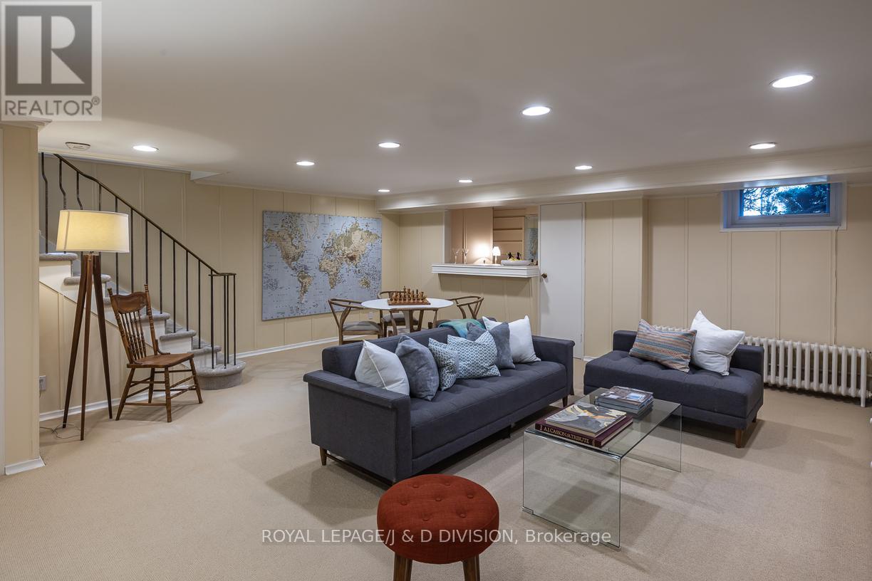 17 Parkwood Avenue, Toronto, Ontario  M4V 2W9 - Photo 44 - C13003814