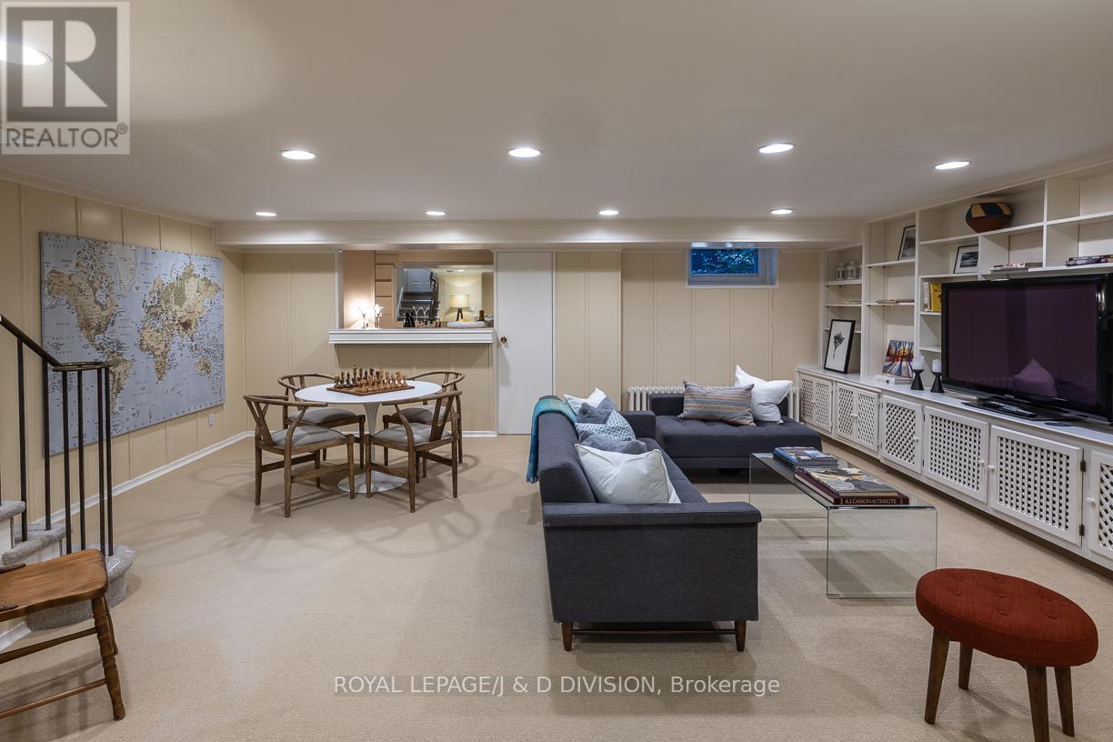 17 Parkwood Avenue, Toronto, Ontario  M4V 2W9 - Photo 45 - C13003814