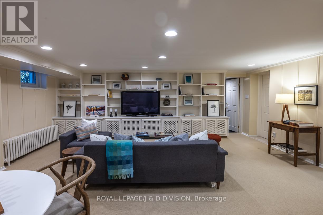 17 Parkwood Avenue, Toronto, Ontario  M4V 2W9 - Photo 46 - C13003814