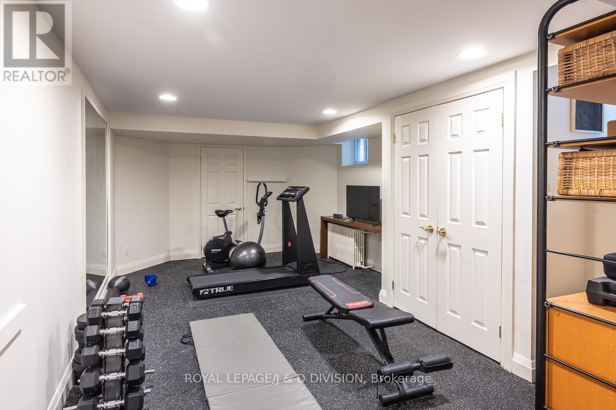 17 Parkwood Avenue, Toronto, Ontario  M4V 2W9 - Photo 47 - C13003814