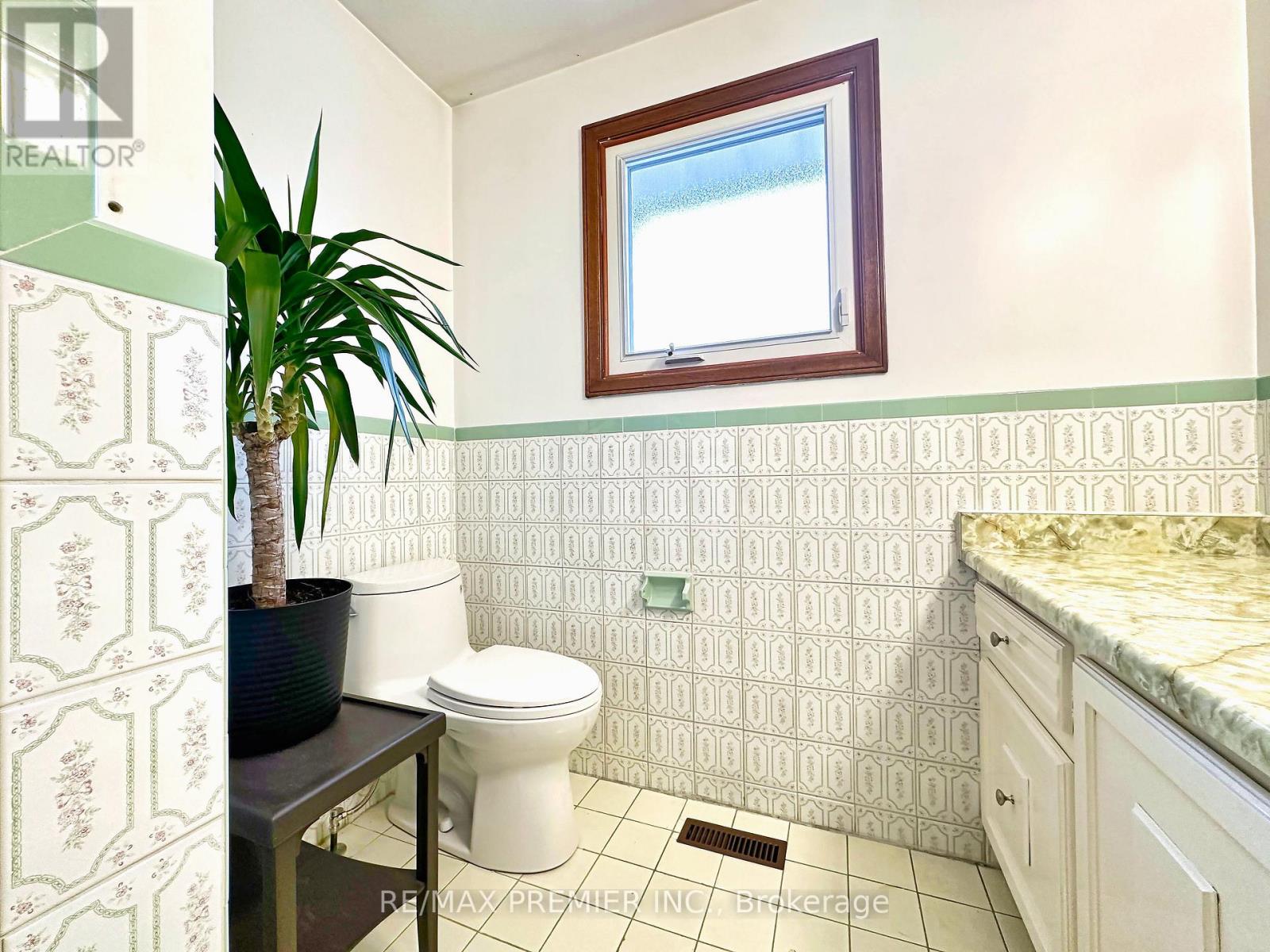 Main - 56 Fairchild Avenue, Toronto, Ontario  M2M 1T7 - Photo 28 - C13003928