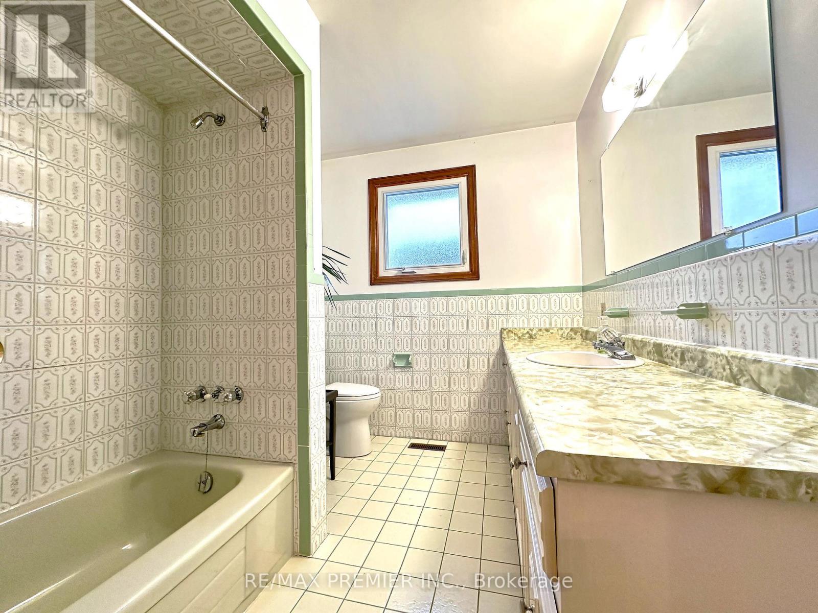 Main - 56 Fairchild Avenue, Toronto, Ontario  M2M 1T7 - Photo 26 - C13003928